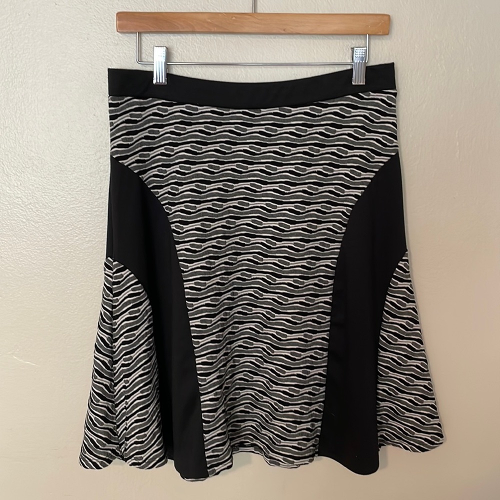 EUC Cupio Skirt. Size Medium
